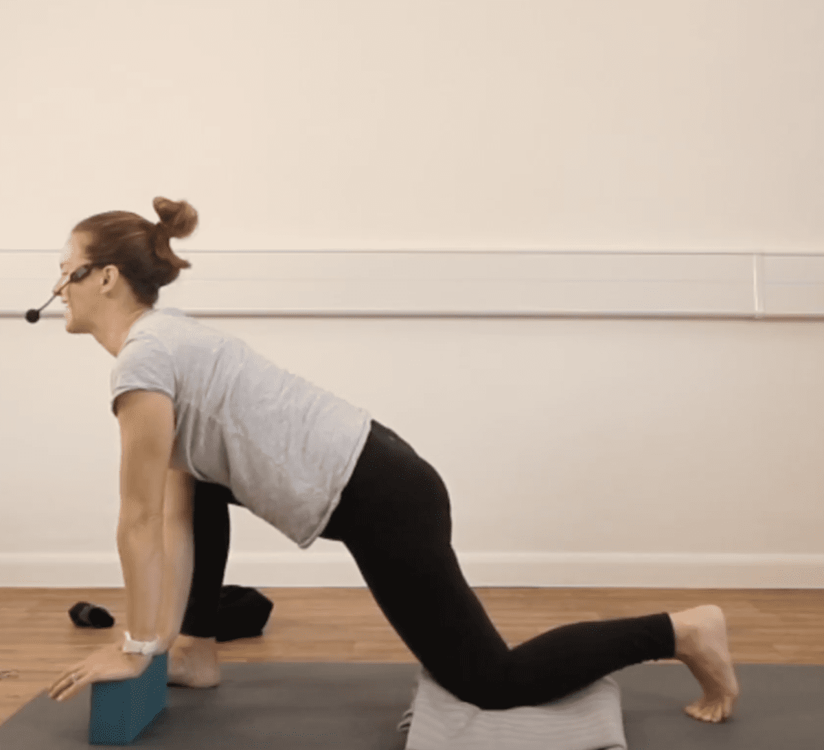 low lunge yoga posture
